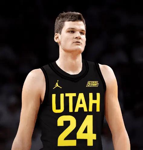 好突然！凯斯勒肩部滑囊炎，赛季报销！爵士官方公布的消息是不做保守治疗，直接进