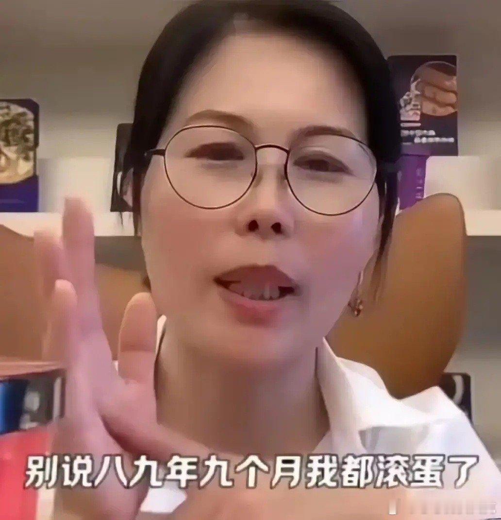 台媒爆料，黄春梅试图联系汪小菲未果，转而与杨阿姨搭话，举动令对方受惊。抛开大S与