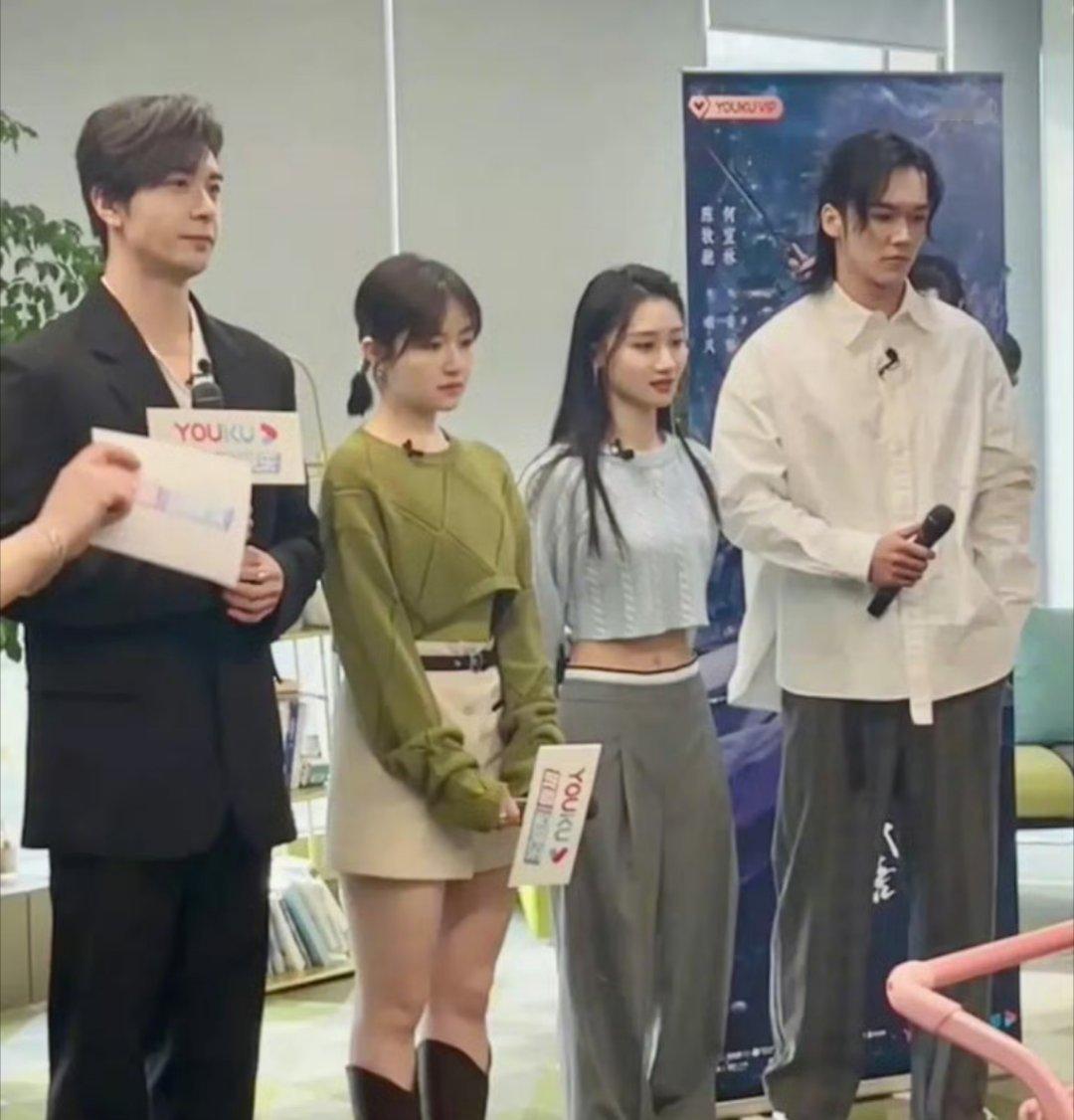 发现脖子长短对视觉影响很大啊…[思考]​​​