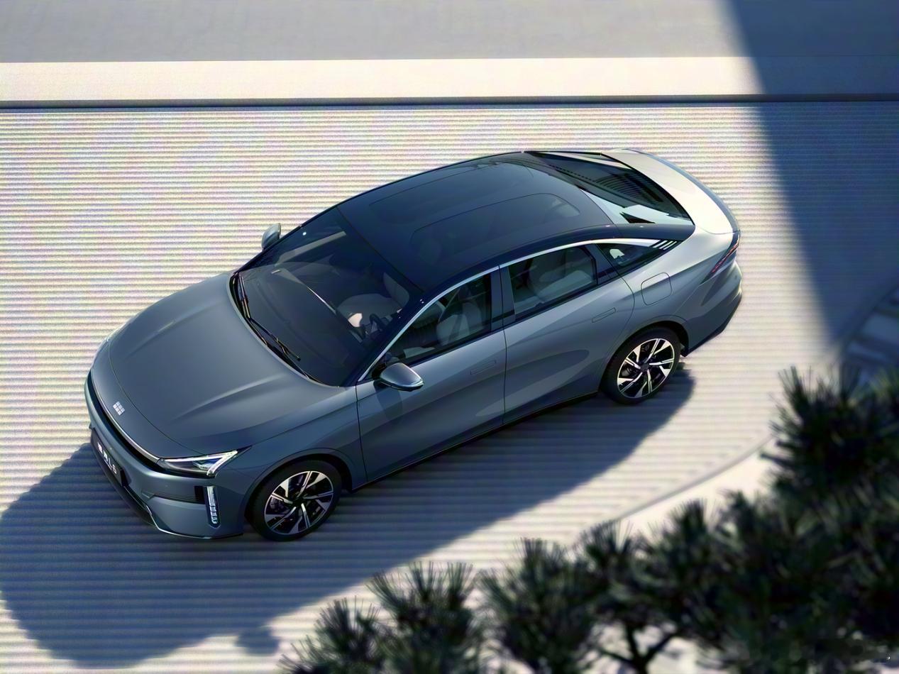 全行业都在“偷”吉利的人，这才是李书福最成功的地方李书福最近有点“烦”。他公开说