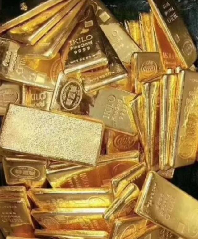 别再盯着那些乱七八糟的新闻了，什么委内瑞拉又怎么了，那都是障眼法。就一件事，记