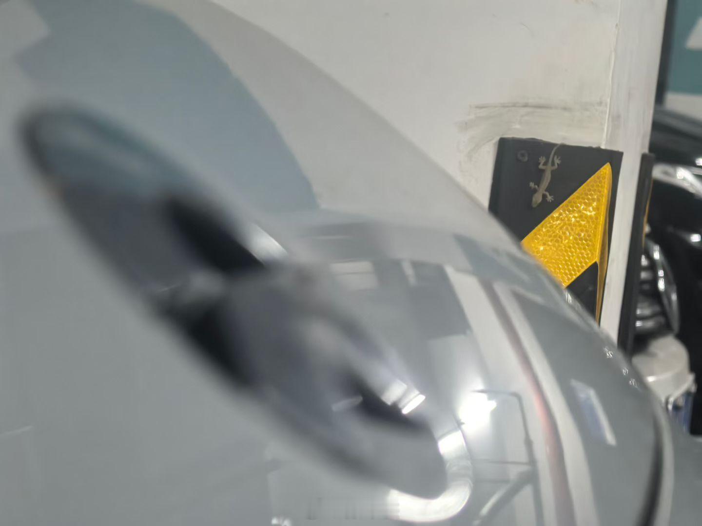 到家发现车位上停了一个原生态quattro