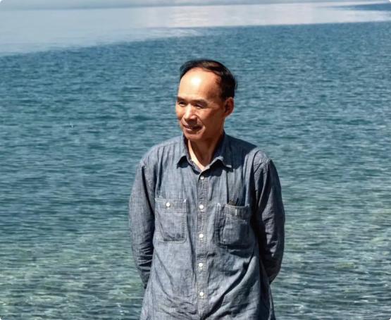 复旦大学的梁永安教授说：“人到了六十多岁，能月月领着养老金，最明智且最该练会的本