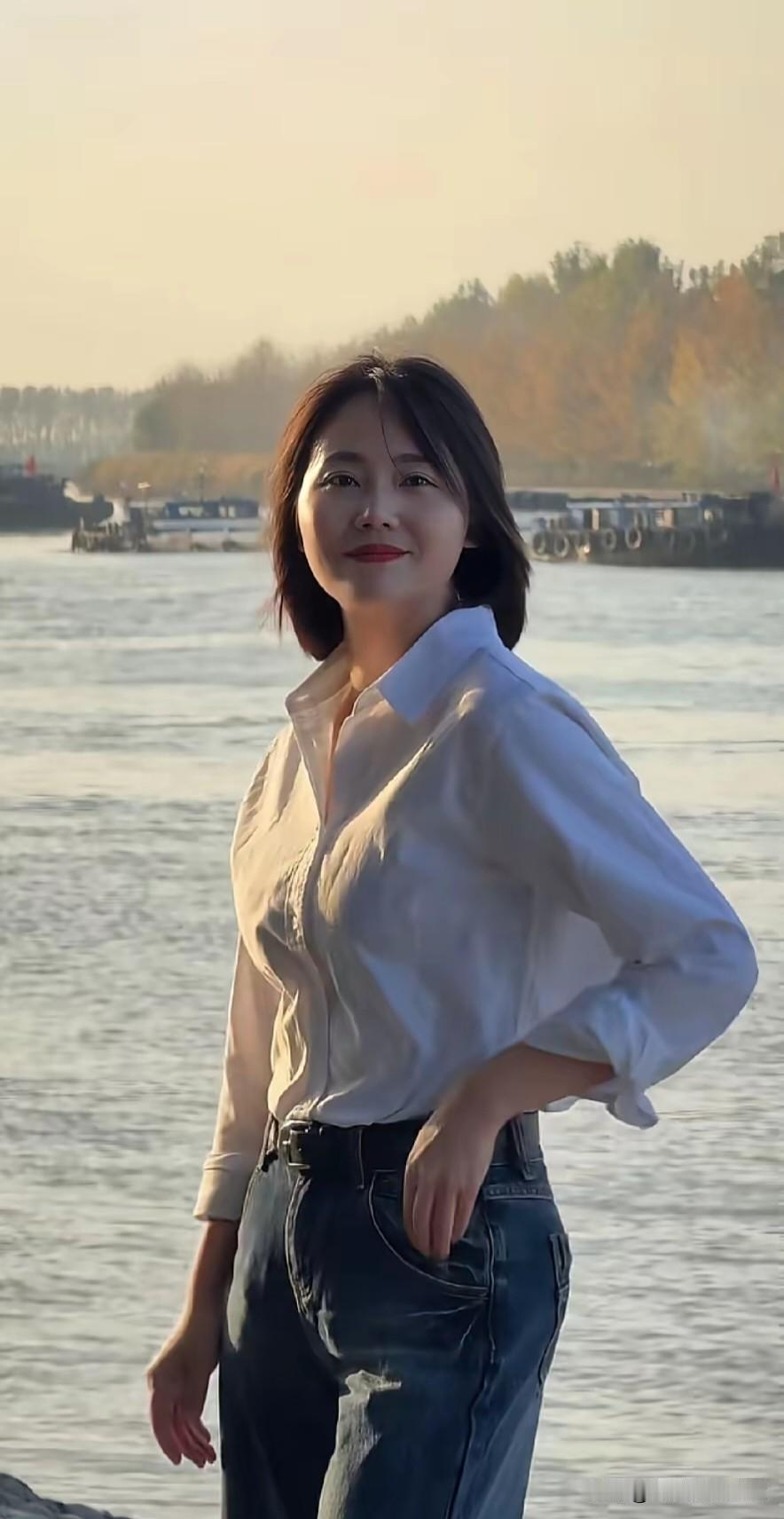 人这一生，大半烦恼，皆因心存期待。世间有三大傻，困住多少纯粹的心。