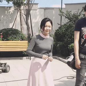 谭松韵古早视频，是狐狸的夏天的造型，9年前，26岁，正是如花的年纪，好青春啊！