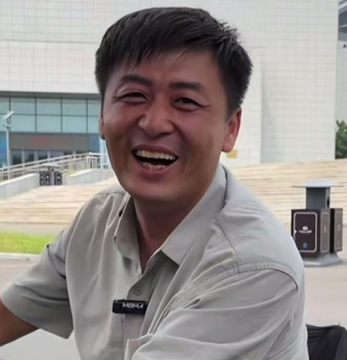 “把我扒的裤衩都不剩了”陈杰还透露了一个好消息他虽然嘴里这样说，但没有生气，