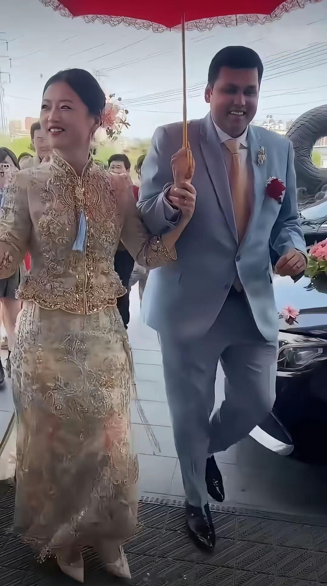唉！咱们中国又要多一个光棍了！最近有个安徽的漂亮妹子，嫁给了一个印度人。这印度老