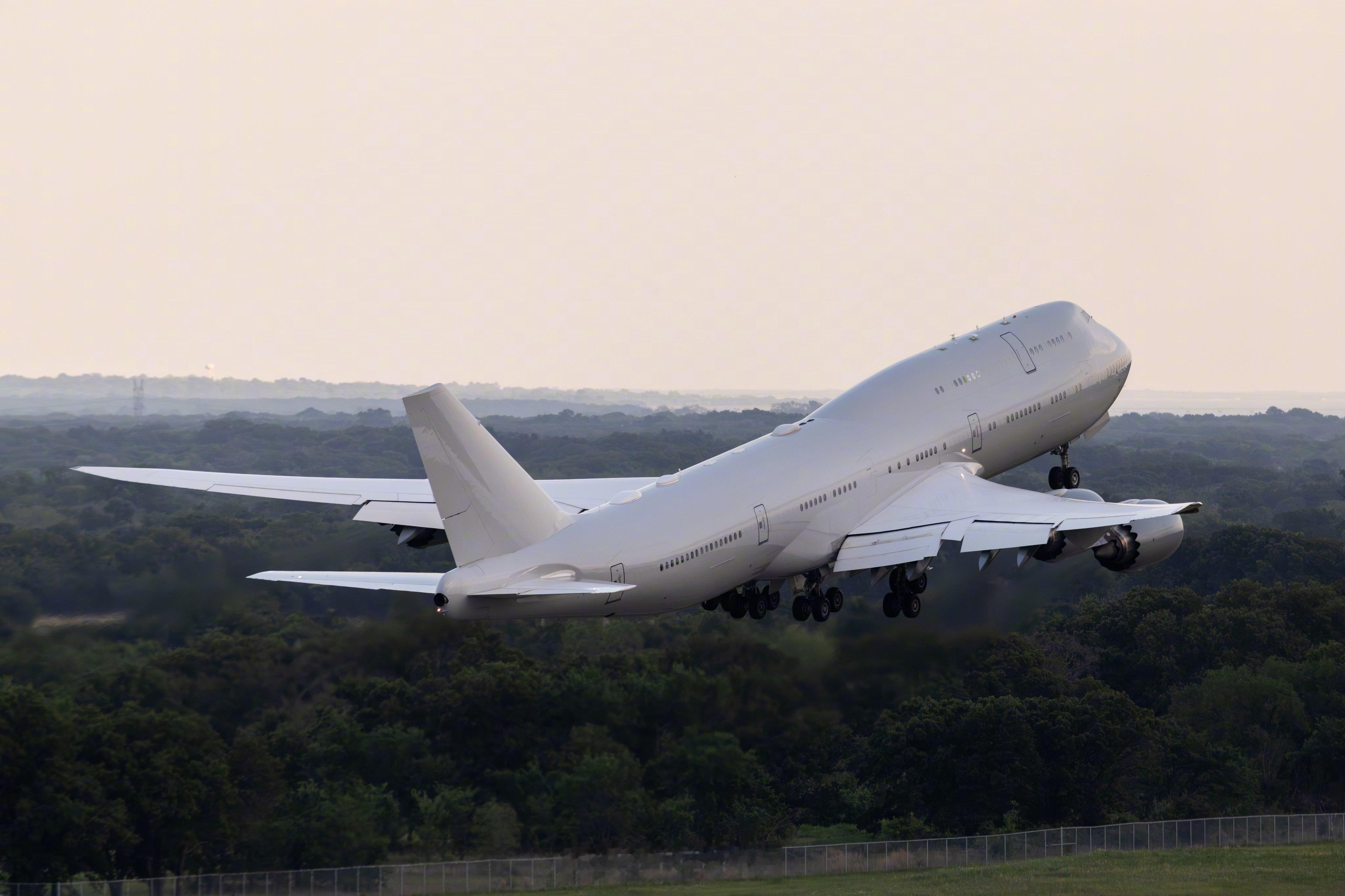 来自美国空军的好消息：去年卡塔尔皇室捐赠给美国的747-8公务机已经完成改装和飞
