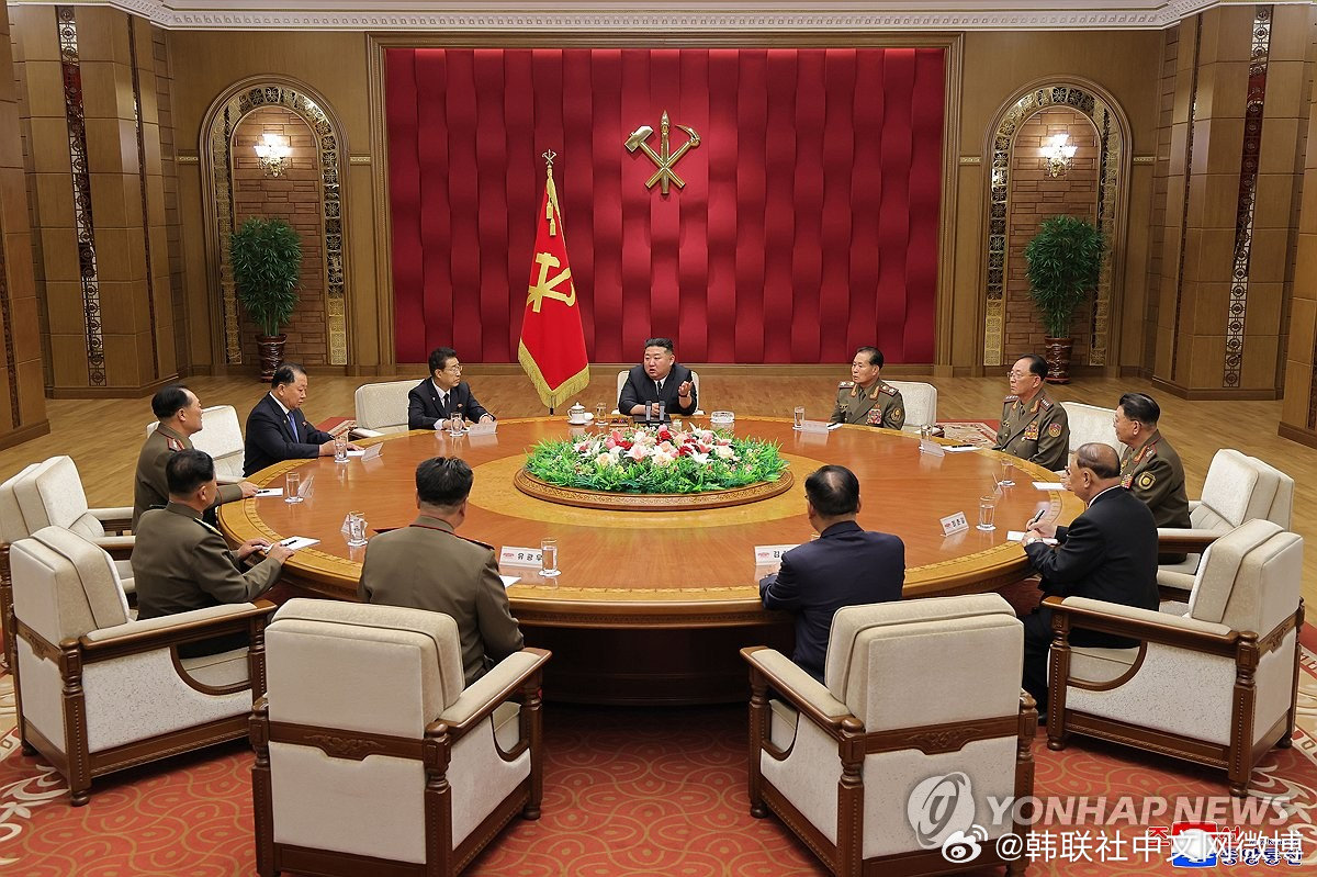 【#朝鲜军方高层大调整#朴正天重返权力核心】据朝中社30日报道，#朝鲜#劳动党第九届中央军事委员会第