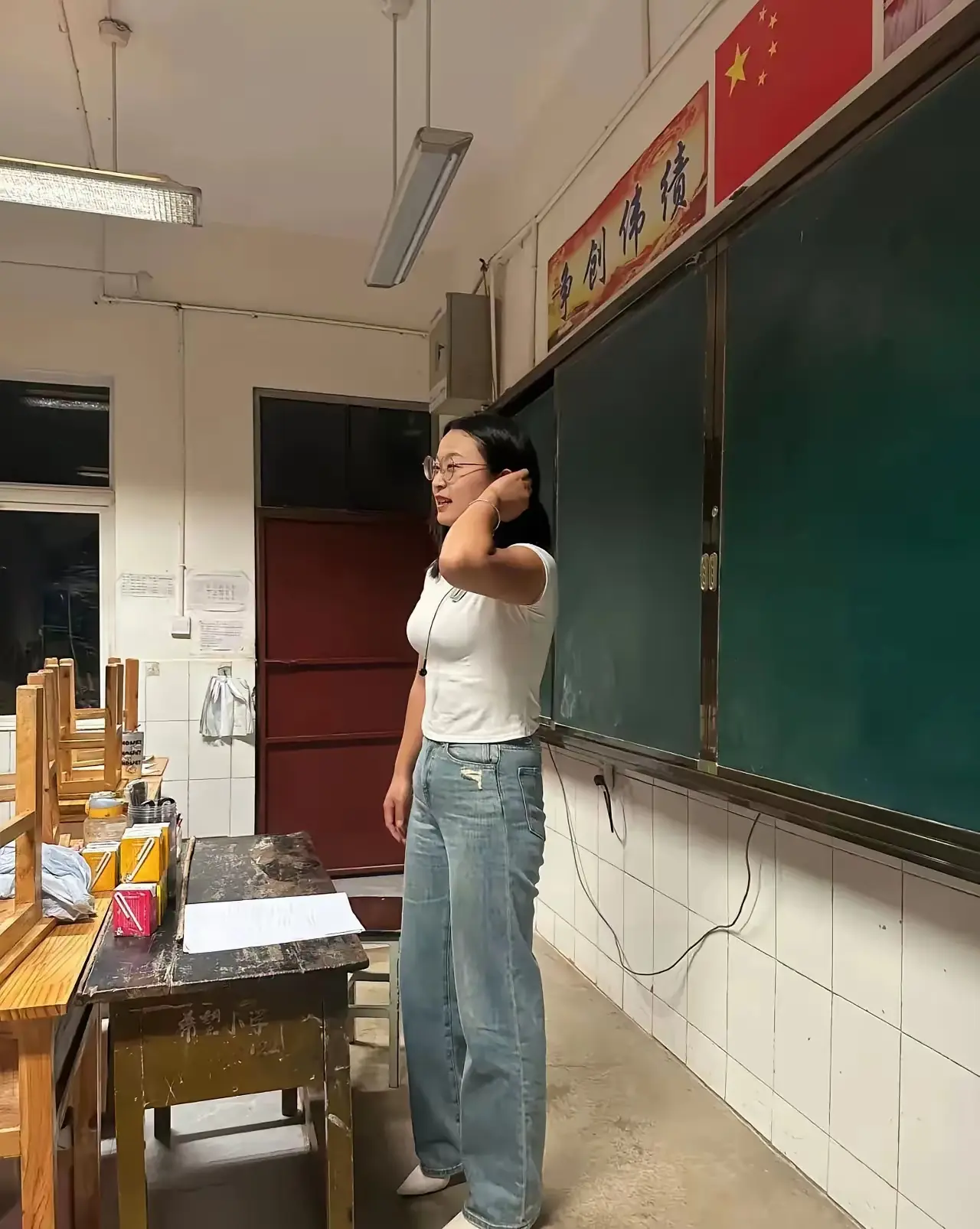 乡村女教师，你给打几分？