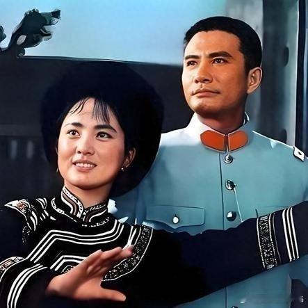 《1980年的两次选角分岔：张金玲与吴海燕为何没走进《小花》《庐山恋》》1980年银幕上两部作品特别