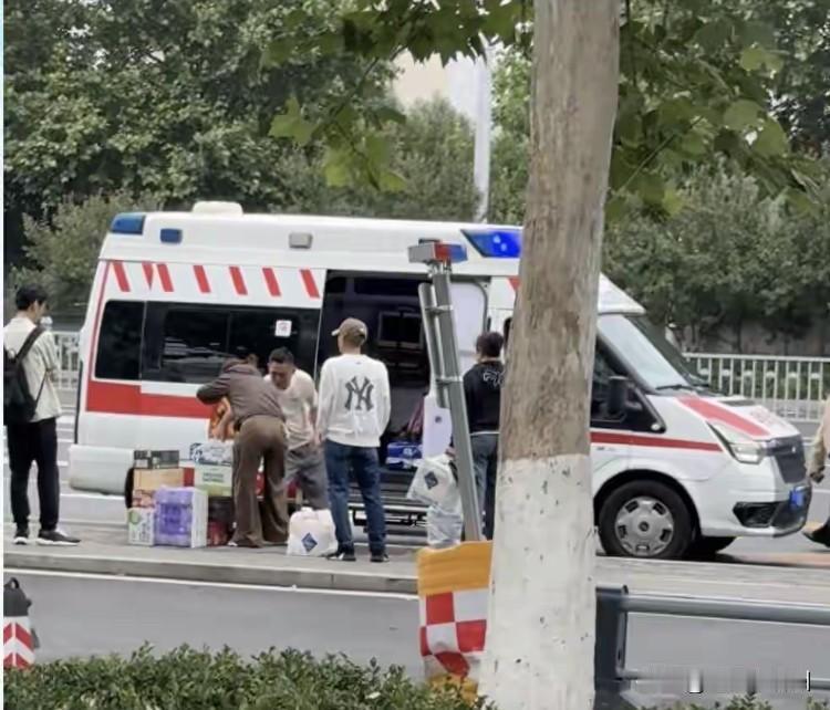 网传“济南救护车去山姆超市购物”，经过当地有关部门仔细辨认，这辆救护车，大