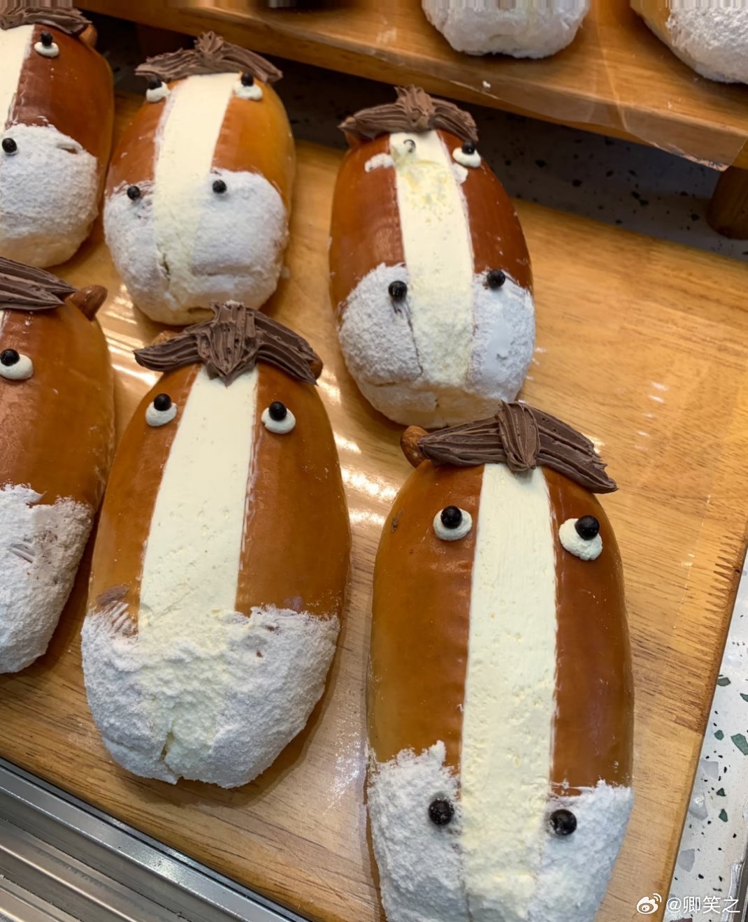 牛马做的面包叫什么！！哈哈哈哈哈，当然是牛马面包