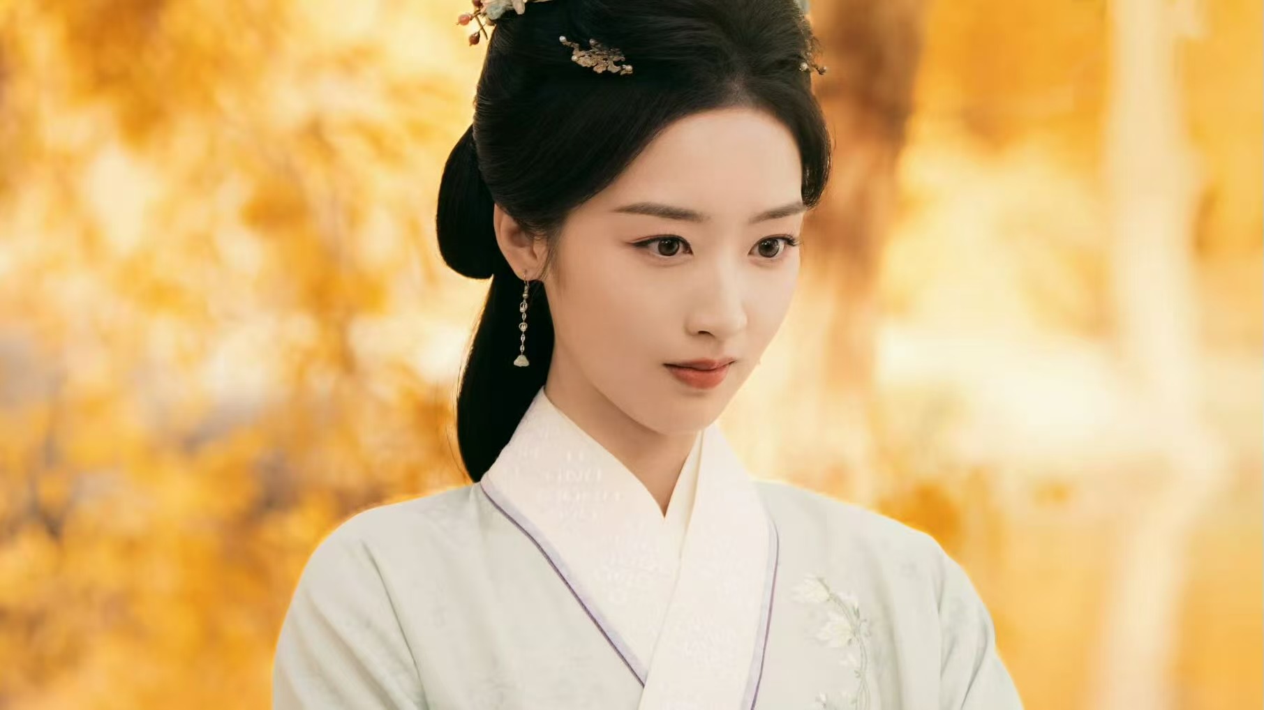 电视剧《花开锦绣》开播，能成古偶黑马剧？由丁禹兮、邓恩熙主演的古装权谋剧《花开