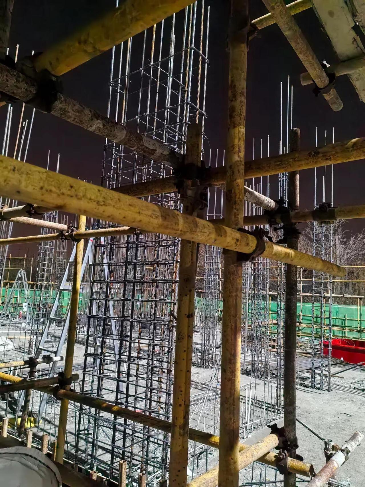 不谈每天早出晚归苦，只谈命苦