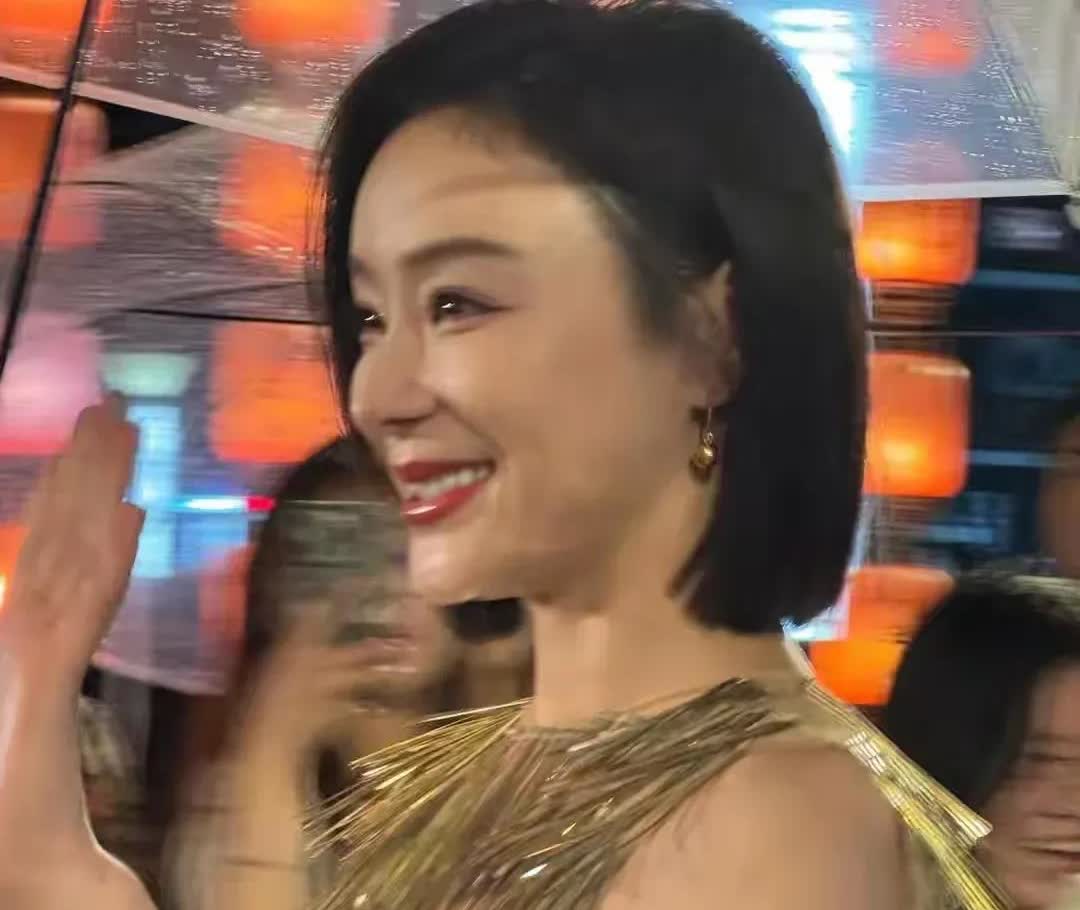 时尚芭莎以前可都是在上海，北京，香港举办的，现在已经去江西南昌办了？现场一个