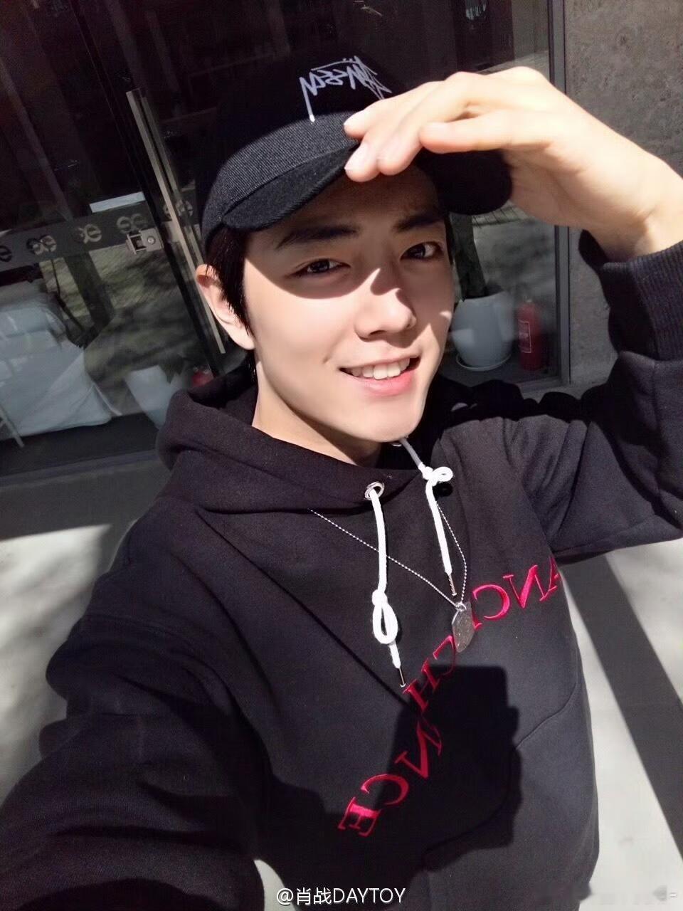 谁敢相信这是16年的肖战妥妥的男大🤩🤩​​​