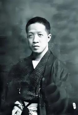 1903年，章太炎在上海《苏报》发文痛斥慈禧与清廷，直言光绪昏聩，慈禧震怒下令抓