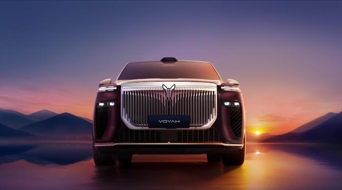 2026年2月4日，岚图汽车向岚图泰山车主正式推送首次重大OTA升级！此次升级以