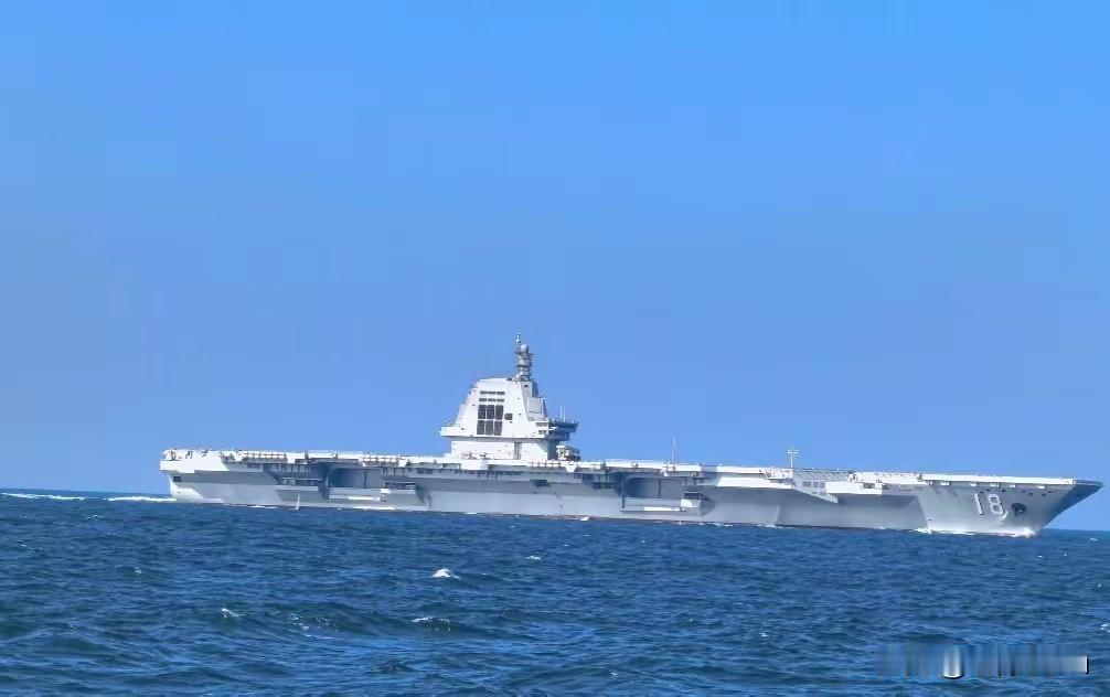 福建舰服役后首穿台湾海峡北上2027年或成完全体福建舰服役后首次穿台湾海峡北