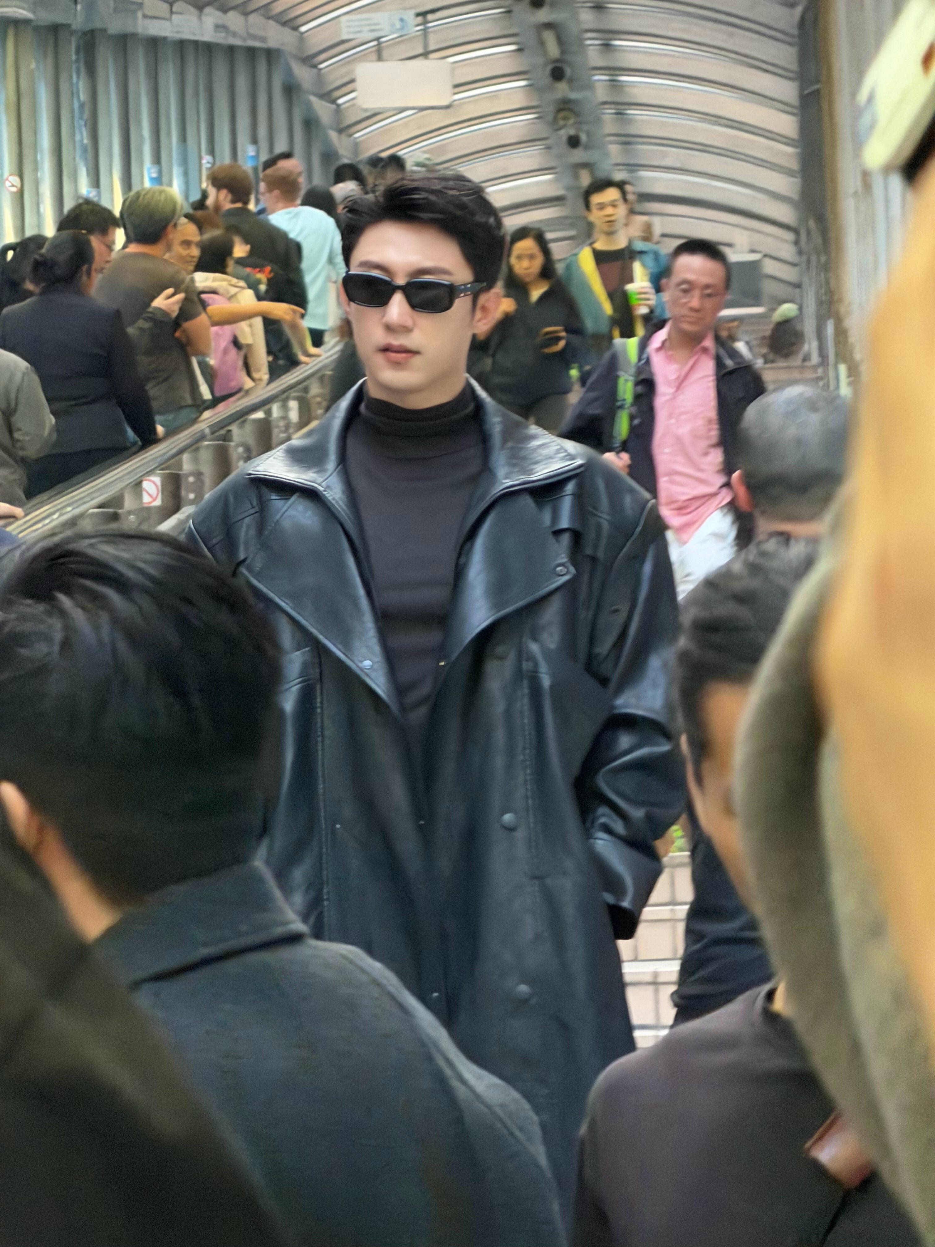 香港中环偶遇黄景瑜！香港偶遇黄景瑜香港中环偶遇黄景瑜