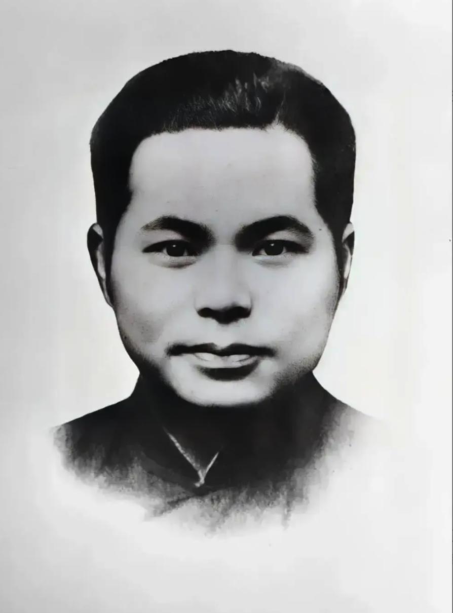 1946年，国军少将闯进地下党员家，枪顶脑袋低语：“知道你是共党，想请你帮个忙！