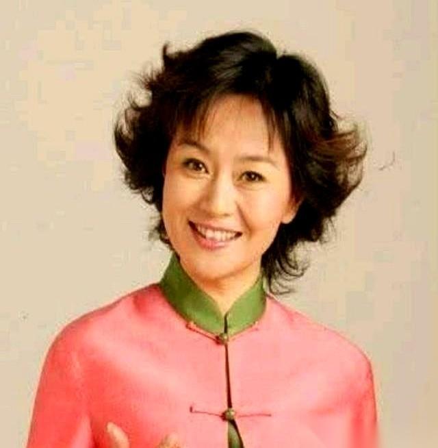 “孩子跟我，钱都给你。”1999年，鞠萍看着眼前这个男人，一句话都没多说。这