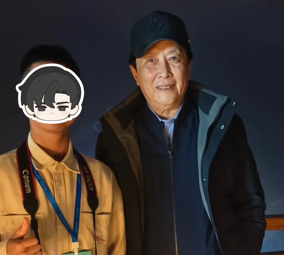 陈道明有一次问唐国强：你现在退休了，晚年生活过的怎么样？没想不到，唐国强叹了一