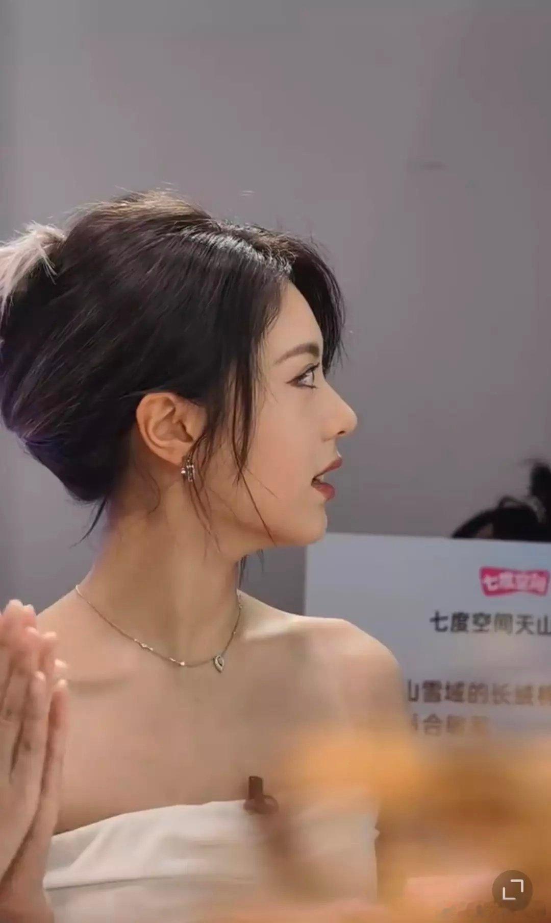 路人镜头下的赵今麦​​​