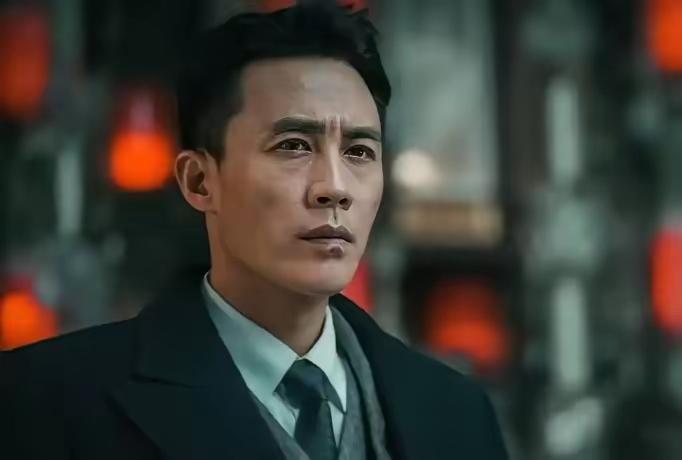 【剧外才是真传奇！《隐锋》原作者的亲身谍战经历，比剧情都惊险多少倍】谍战题材电