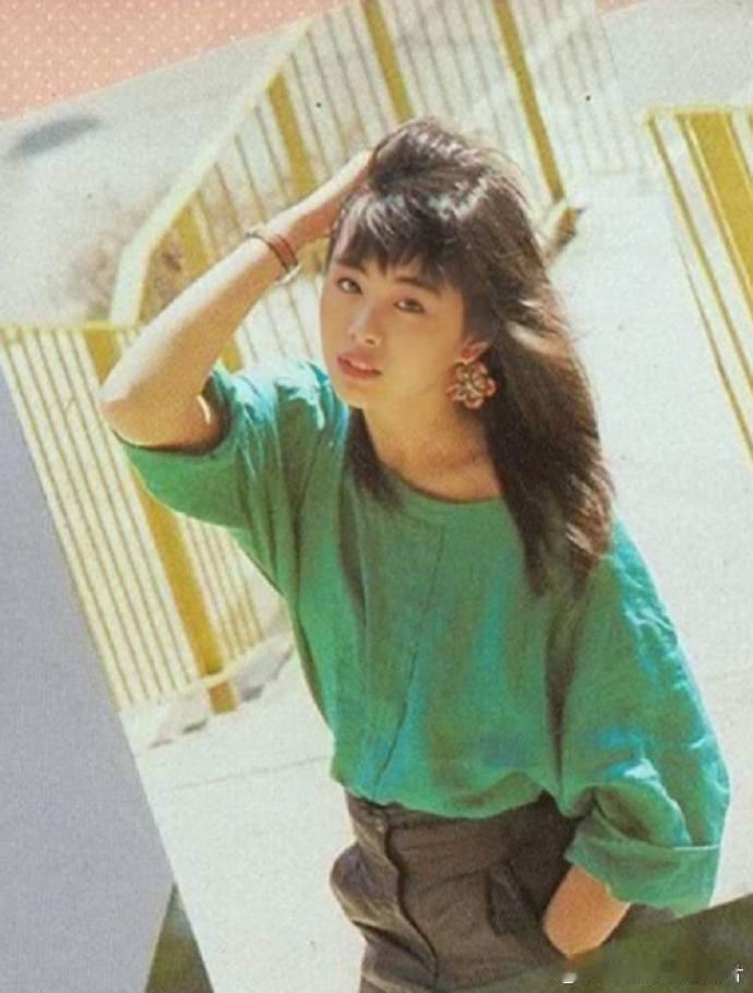 1993年26岁的王祖贤