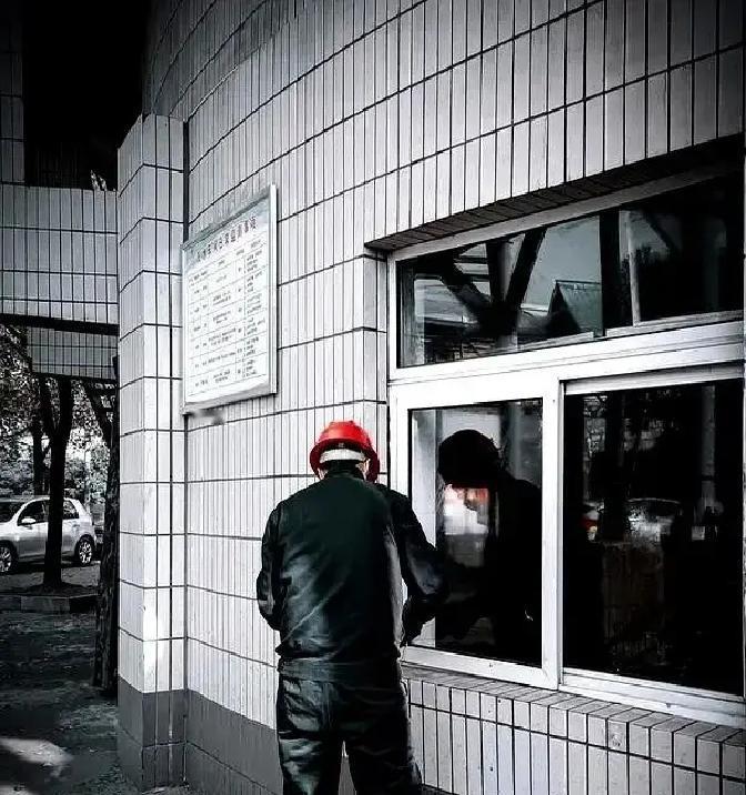 很多人对国企招聘的固有印象，还停留在“高学历才能进、岗位按学历分配”。但2026
