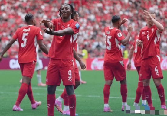 3-1，2-1！世界杯悲喜夜：3大东道主全部杀出重围，6队打包回家北京时间6