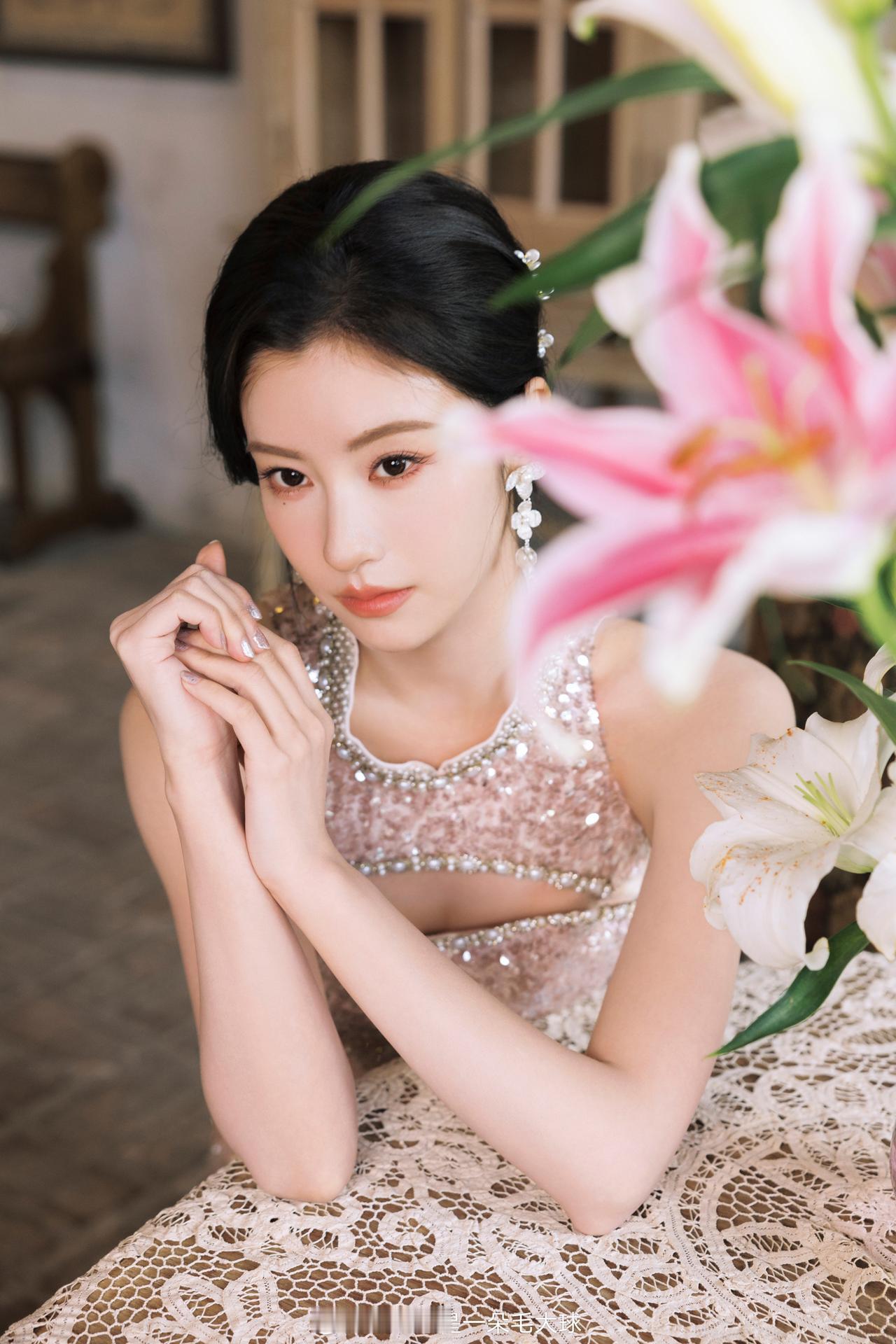 新的一年想多陪陪谁美女明星穿搭写真