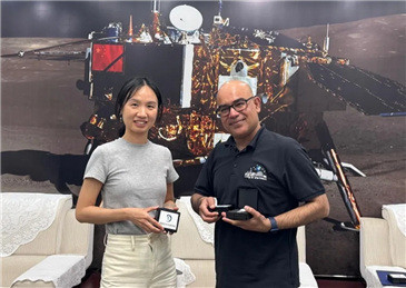 #英科学家感慨中国超前太多像在平行宇宙#【英方拿到月球样品，“简直像在平行宇宙，