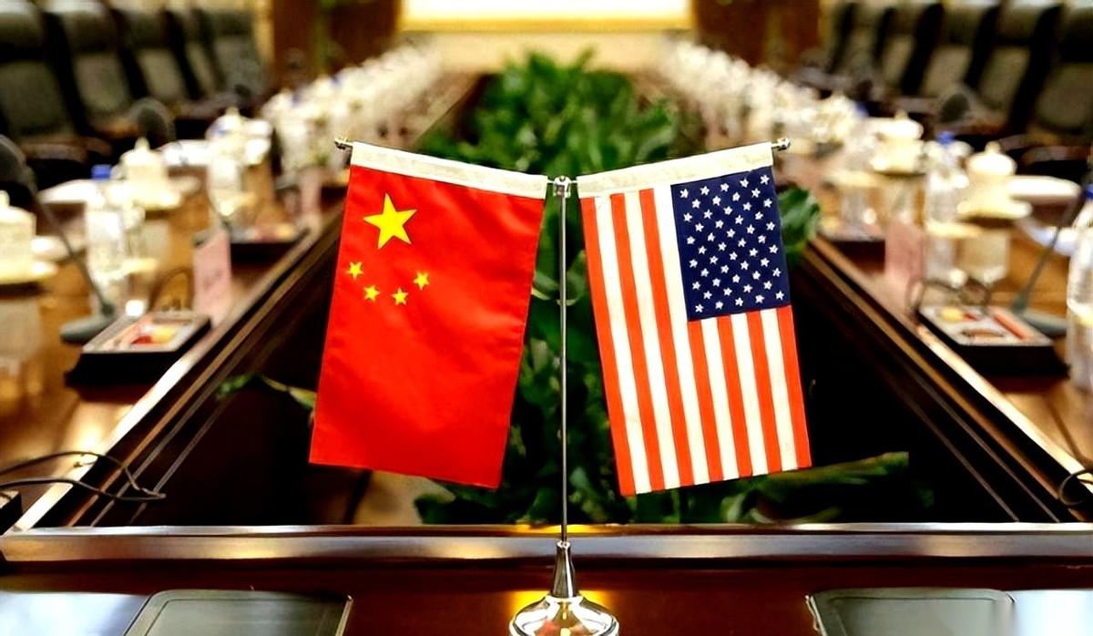 前一秒还喊着要跟人干仗，要把关税加到天上去。后一秒，俩小时会谈结束，这哥们儿冲