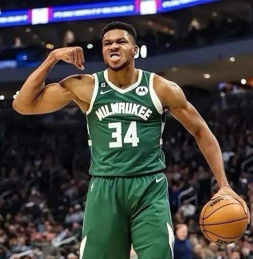 字母哥被拿捏了据美记MarcStein报道，雄鹿队正告知有意询价球队字母哥为非