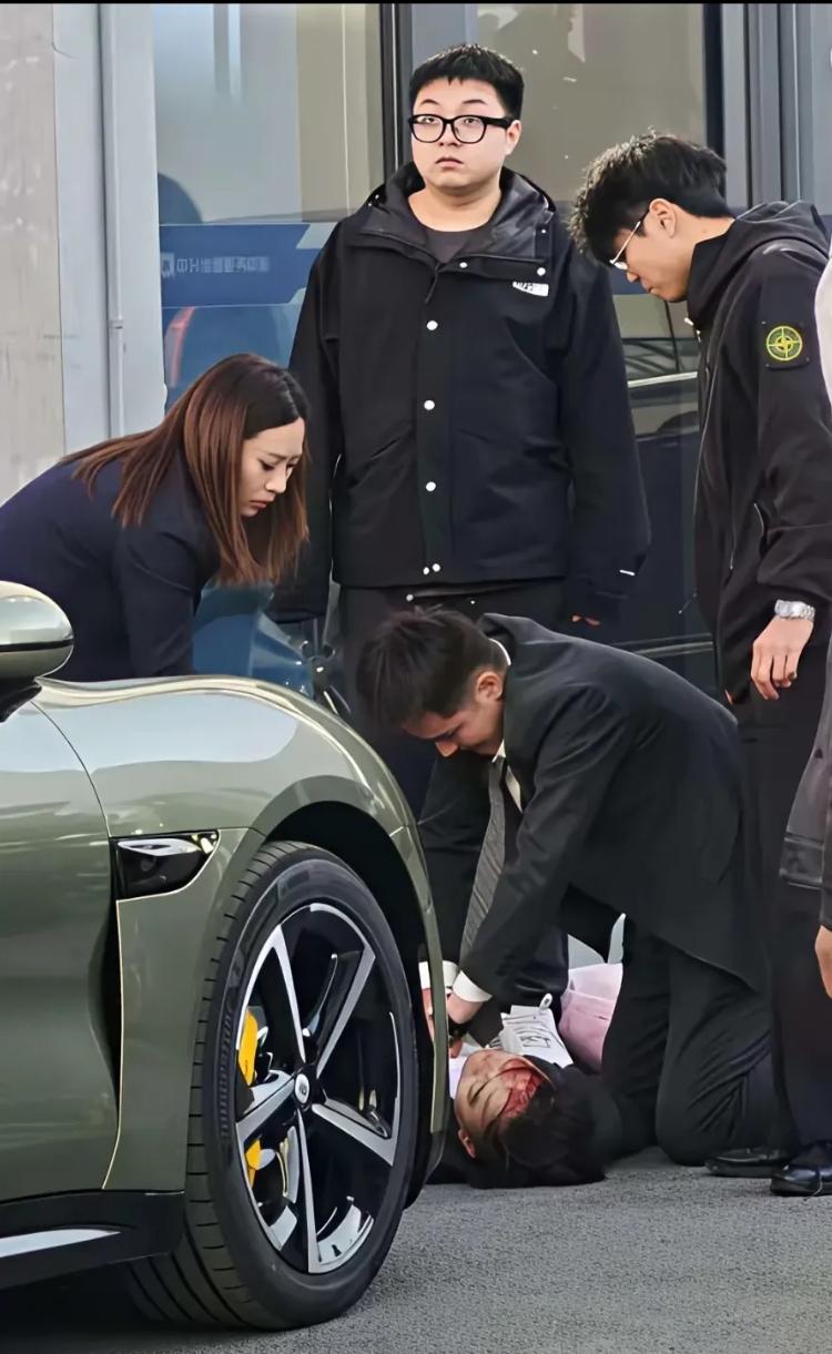 没想到杭州小米交付中心被撞销售居然离世了！这真的是太让人意外了，本来提车是好事