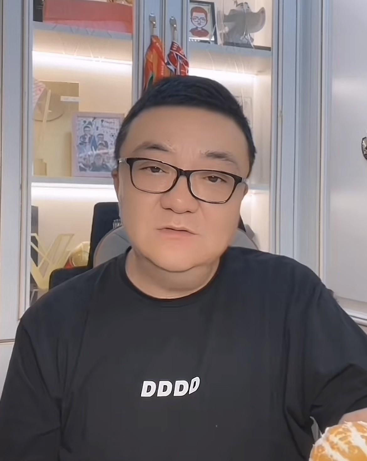 名嘴董路称自己人生事业上还有三个目标：1、足球小将里能出一个欧洲五大联赛球员，