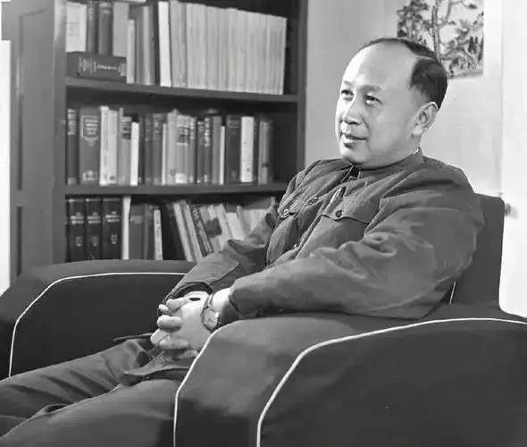 上世纪50年代，钱学森冲破重重阻碍回到祖国。那时的中国，百废待兴，航天、国防等领