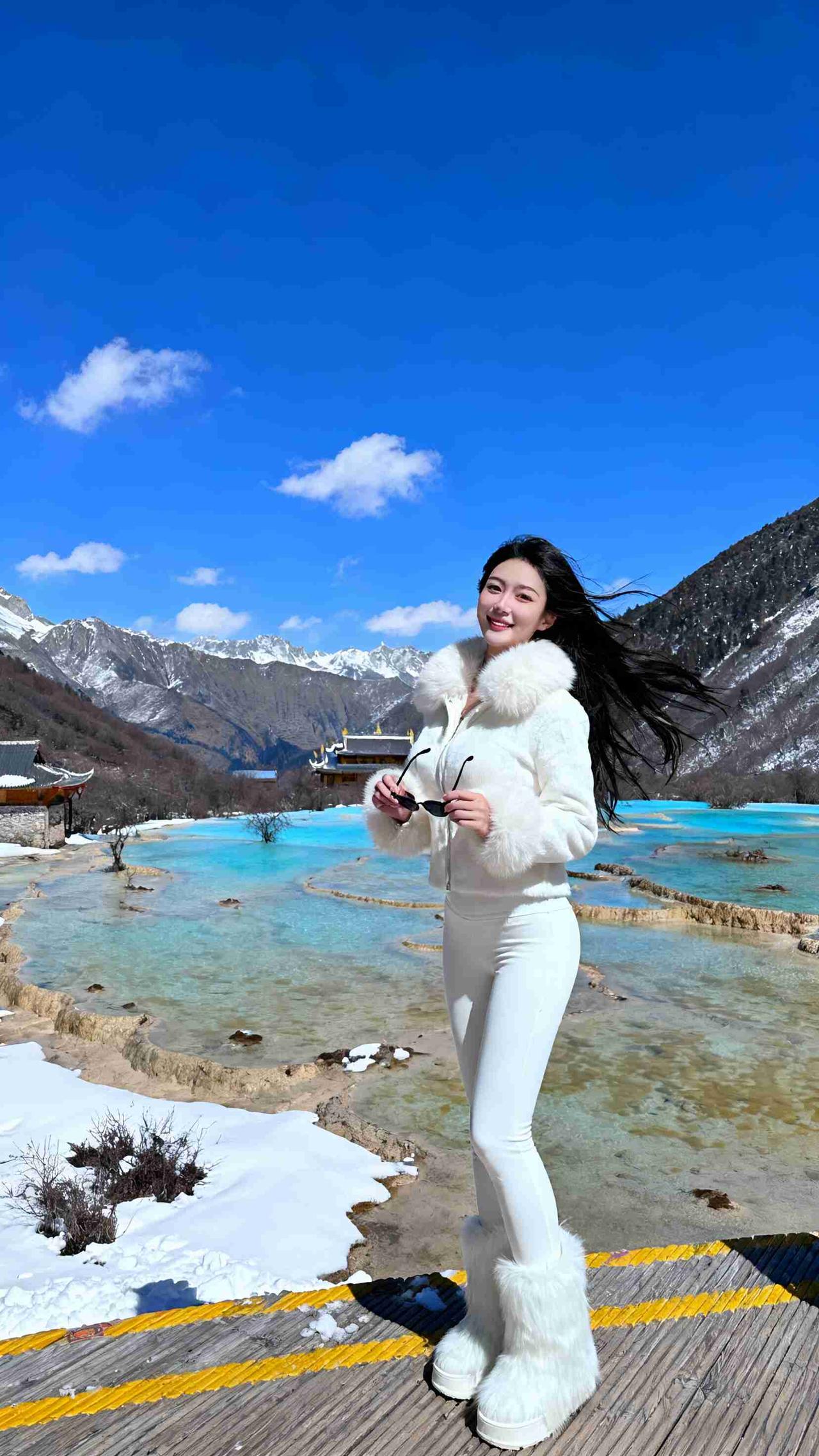 刚从黄龙下来！花200块门票看了个"冻住的五彩池"，导游没说的这3个坑，我替你们