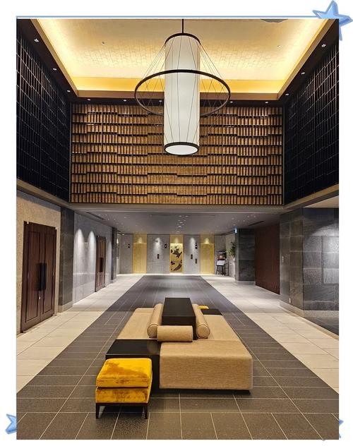 我同学一家过年不做饭。一家人住五星级酒店。住一个星期，吃住都有了。她