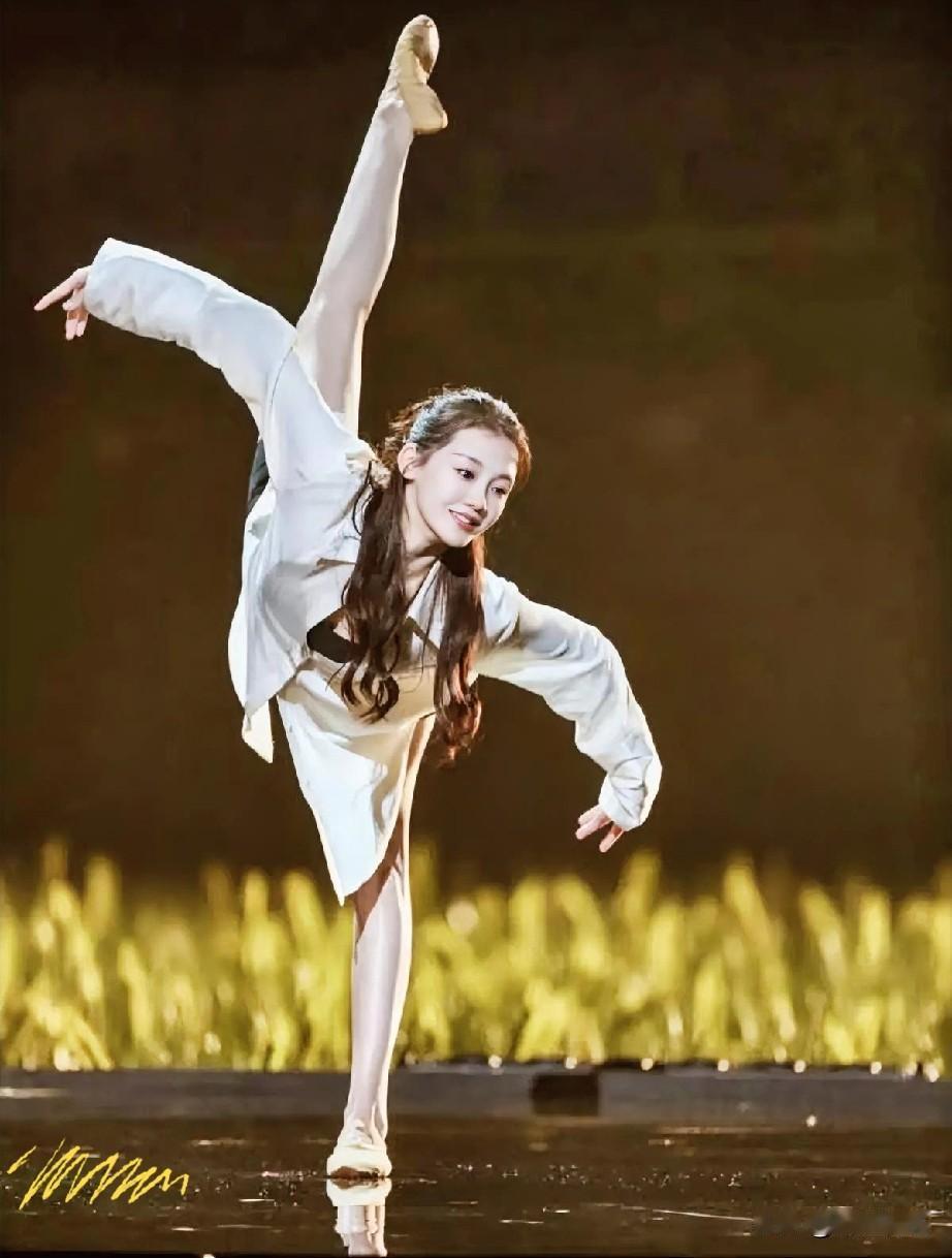 娱乐圈"超人妈妈"天花板！苗苗的生活太让人共情了……三年抱三、两女一男