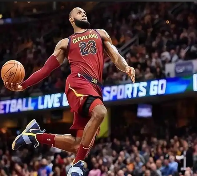 现役NBA称得上攻守兼备的仅有这四位球员。没有对比，就没有伤害！第四位：乔治