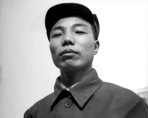他是新中国最年轻的上将，“失踪”7年后现身，使许世友失声痛哭1955年新中