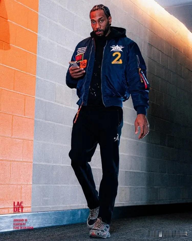 下面是一条关于快船巨星伦纳德的重磅坏消息！今天据美国名记Haynes透露，快船球