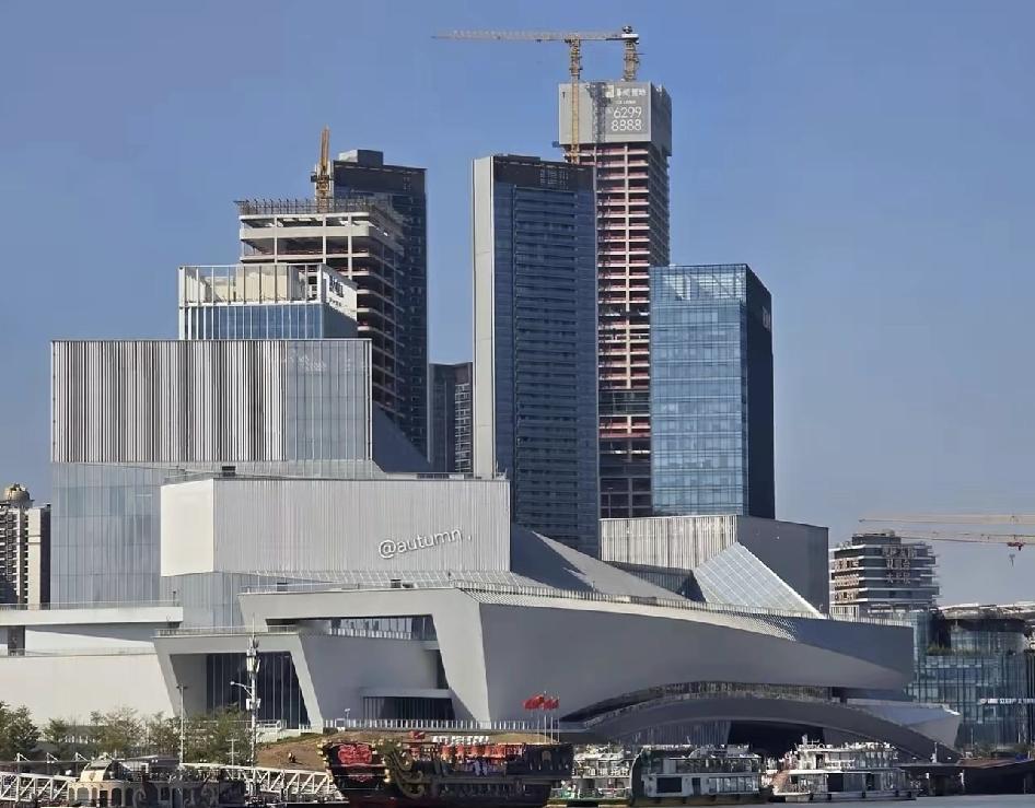 白鹅潭CBD的势头越来越猛了！作为广州CBD矩阵里的关键一子，这几年变化肉眼