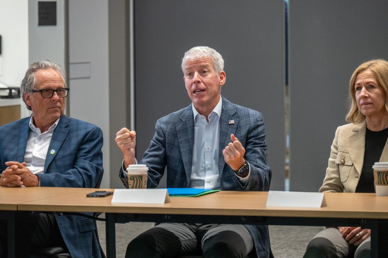 美国能源部长克里斯·赖特1月7日公开说，美国打算“无限期”接管委内瑞拉石油的销售