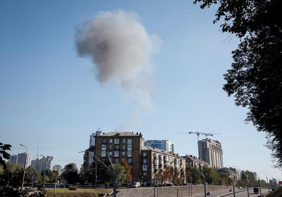 直接干瘫痪了！9月27日，俄军对乌克兰的空袭足足炸了一整天，乌克兰最大通信