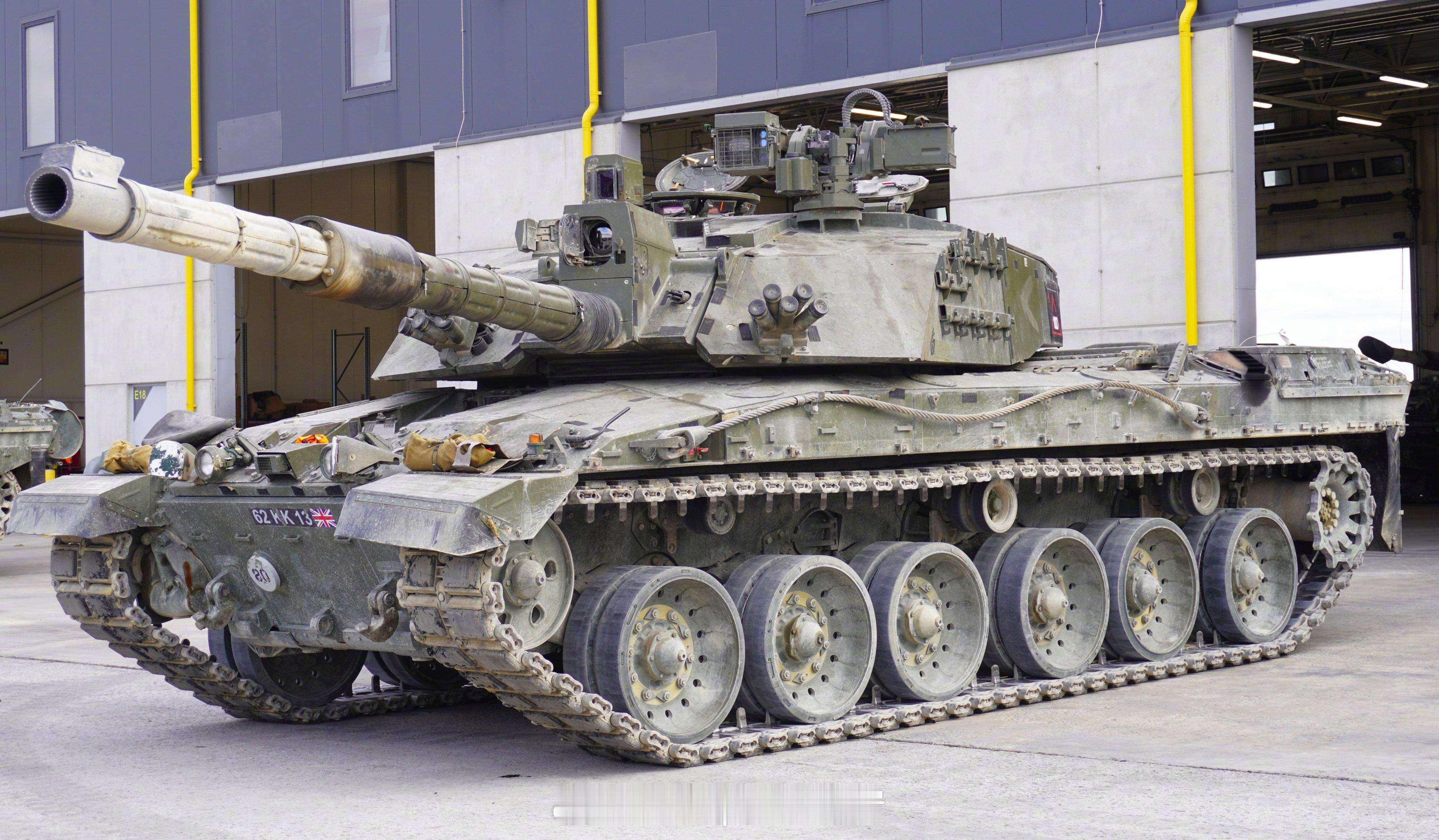 烽火问鼎计划每天认识一件兵器一辆经过升级的英国挑战者2型坦克，被指定为作战准入